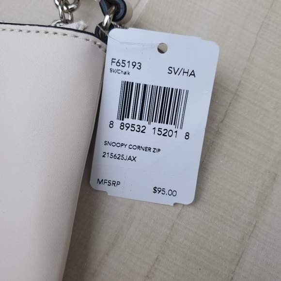 NWT COACH SNOOPY leather wristlet F65193 - Picture 4 of 7